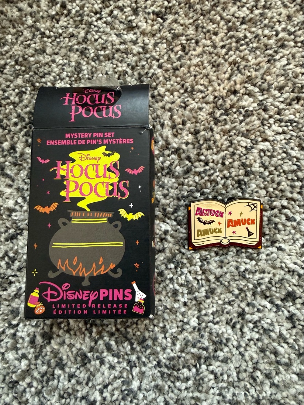 Disney Hocus Pocus 2026 Mystery Pin | Spell Book